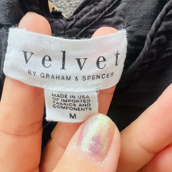 Velvet by Graham & Spencer black top - Picture 6 of 9